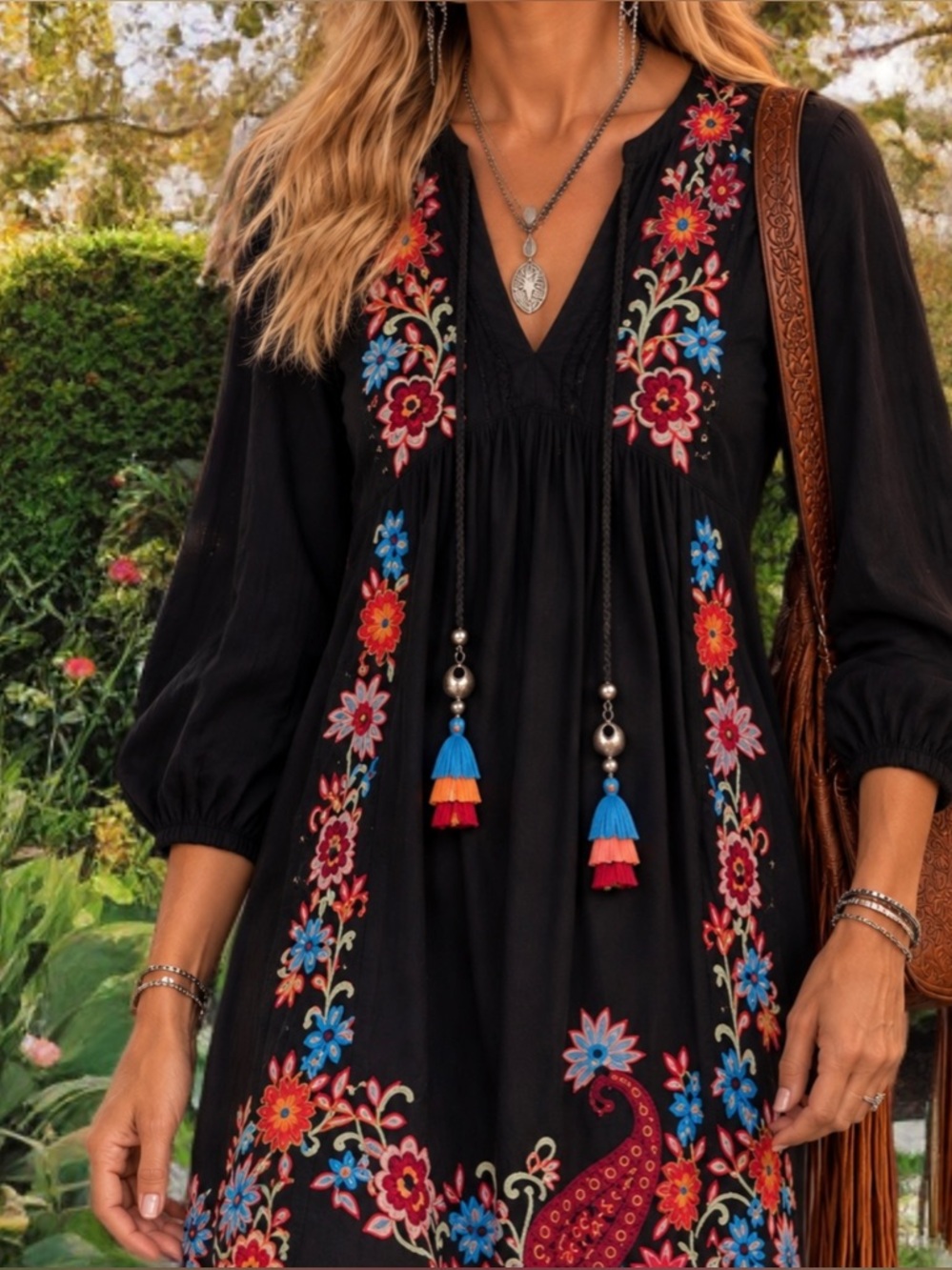 NWT Urban Outfitters Velvet by Graham & Spenser Black Embroidered dress sz XS